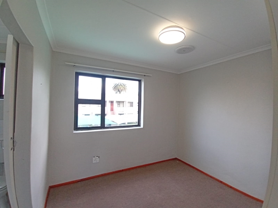 To Let 1 Bedroom Property for Rent in Oakglen Western Cape